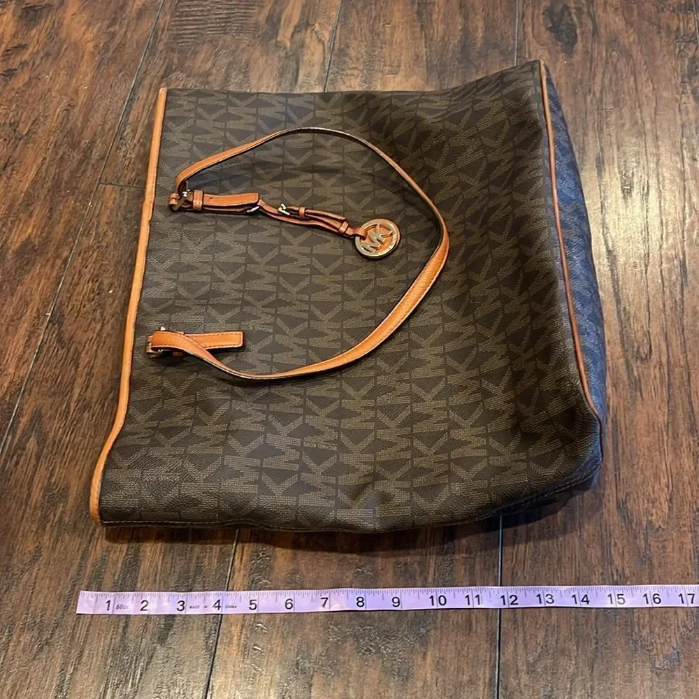 Michael Kors Signature Brown Tote Bag Shoulder Bag big in GUC